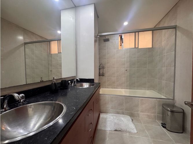 Apartamento de 2 alcobas en venta en El Tesoro, Medellín, 138 m² · foto 24 de 24