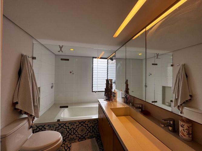 Apartamento de 4 alcobas en venta en Provenza, Medellín, 234 m² · foto 11 de 19