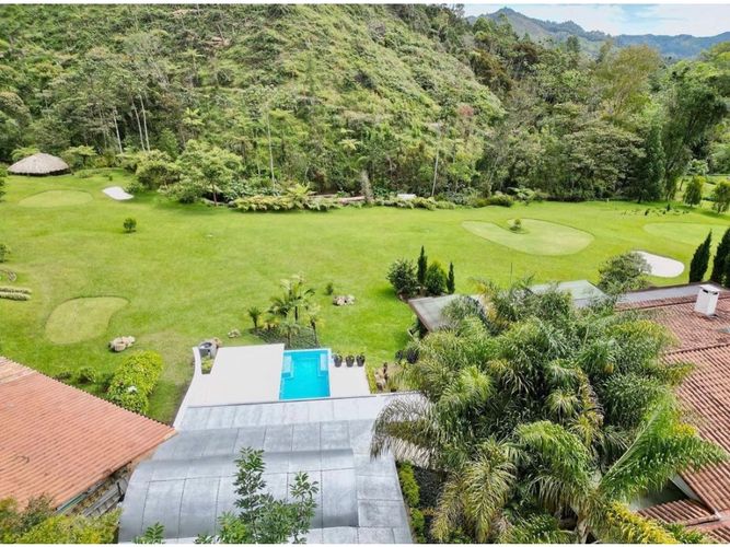 Casa de 8 alcobas en venta en Los Salados, El Retiro, 980 m² · foto 2 de 16