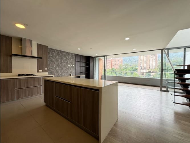 Apartamento de 3 alcobas en venta en Loma De Las Brujas, Envigado, 137 m² · foto 5 de 24