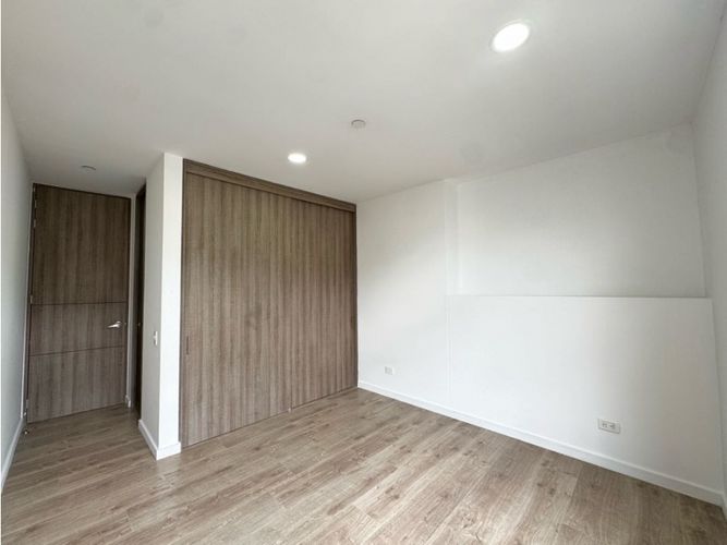 Apartamento de 3 alcobas en venta en Loma De Las Brujas, Envigado, 137 m² · foto 12 de 24