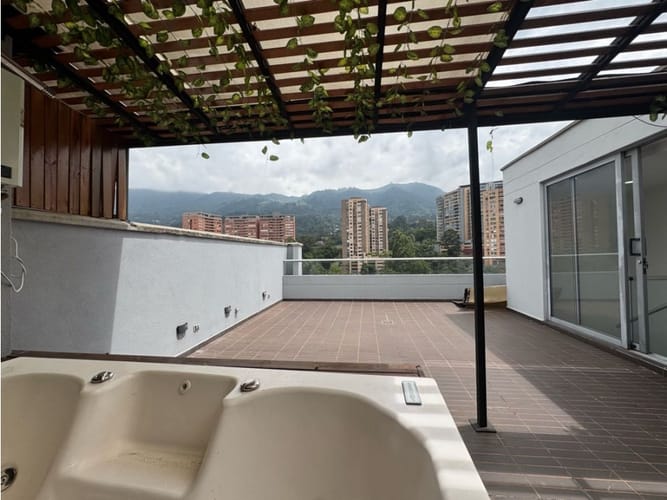 Apartamento de 3 alcobas en venta en Loma De Las Brujas, Envigado, 137 m² · foto 18 de 24