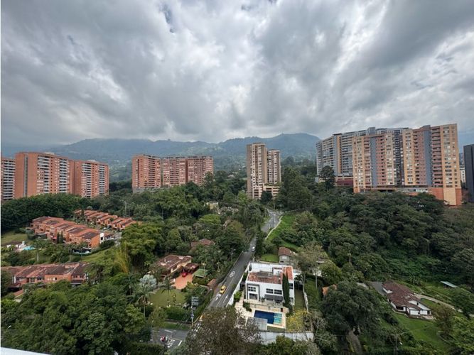 Apartamento de 3 alcobas en venta en Loma De Las Brujas, Envigado, 137 m² · foto 23 de 24