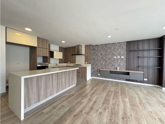 Apartamento de 3 alcobas en arriendo en Loma De Las Brujas, Envigado, 137 m² · foto 4 de 24