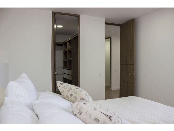 Apartamento de 3 alcobas en arriendo en Loma De Las Brujas, Envigado, 137 m² · foto 7 de 24