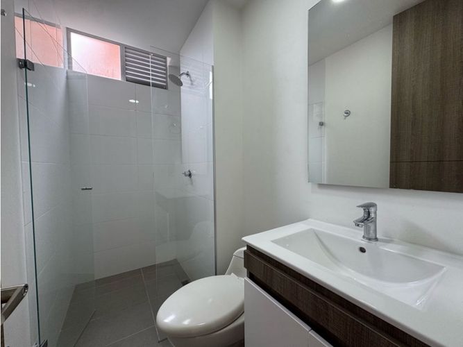 Apartamento de 3 alcobas en arriendo en Loma De Las Brujas, Envigado, 137 m² · foto 13 de 24