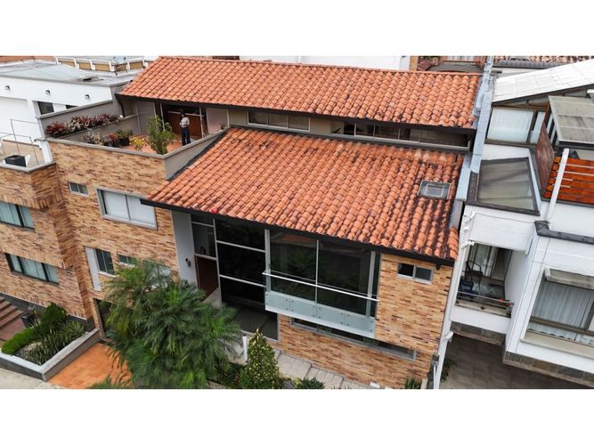 Casa de 4 alcobas en venta en Ub Cortijo De San Jose, Sabaneta, 450 m² · foto 2 de 24