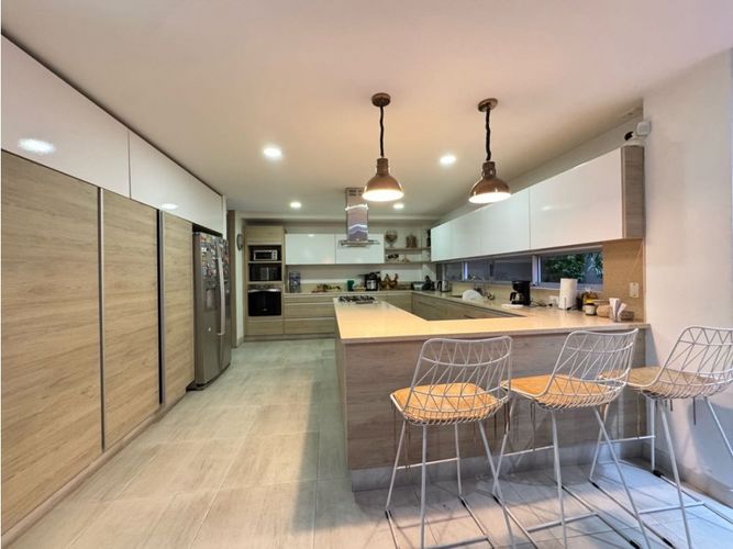 Casa de 4 alcobas en venta en Ub Cortijo De San Jose, Sabaneta, 450 m² · foto 11 de 24