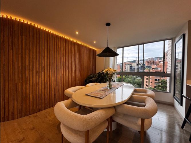 Apartamento de 3 alcobas en venta en El Poblado, Medellín, 150 m² · foto 2 de 21