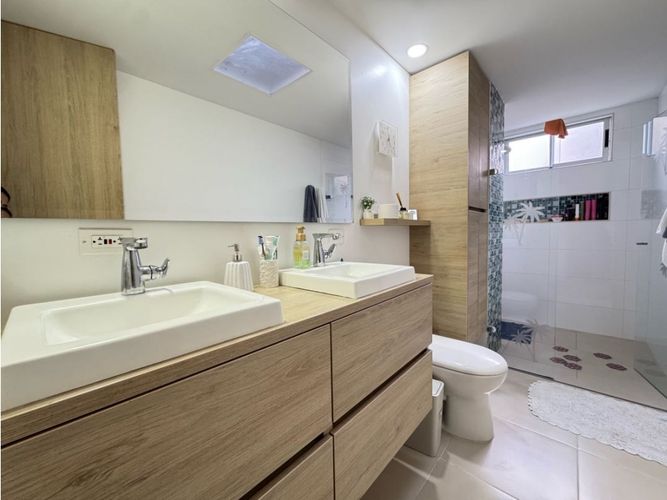 Casa de 4 alcobas en venta en Ub Cortijo De San Jose, Sabaneta, 450 m² · foto 17 de 24