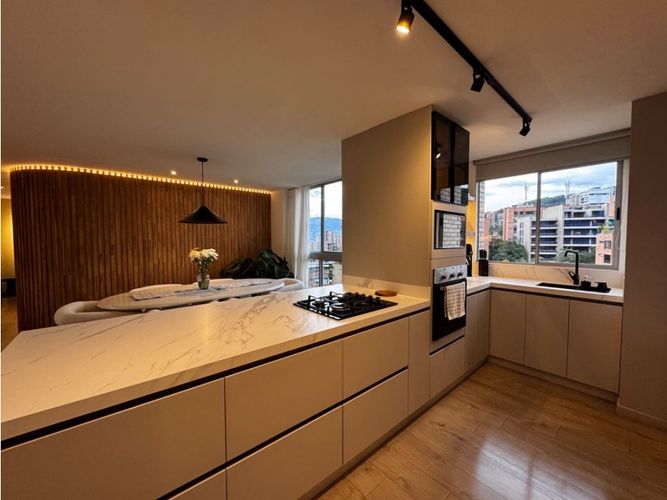 Apartamento de 3 alcobas en venta en El Poblado, Medellín, 150 m² · foto 4 de 21