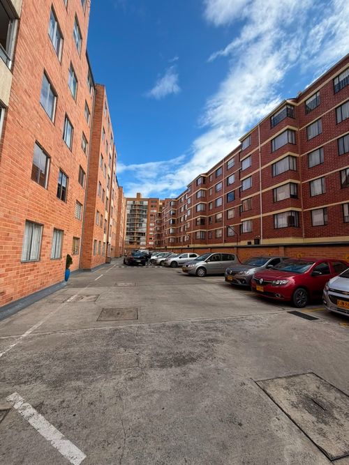 Apartamento de 3 alcobas en venta en Turingia Et. Ii, Bogotá, 52 m² · foto 2 de 14
