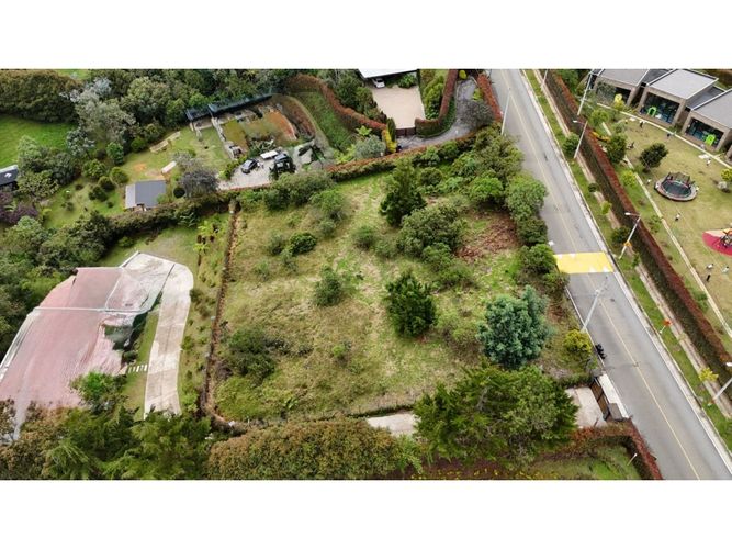 Lote en venta en Las Palmas, Envigado, 2105 m² · foto 4 de 17