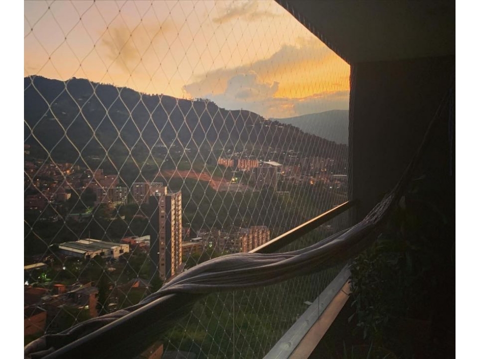 Apartamento en venta en Loma De Las Brujas, Envigado · foto 2 de 17