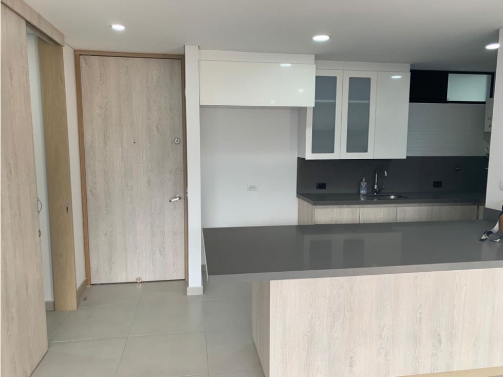 Apartamento en venta en Loma De Las Brujas, Envigado · foto 7 de 17