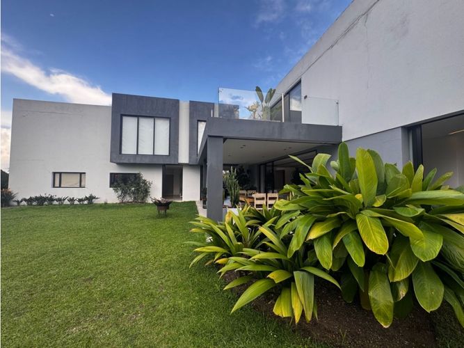 Casa de 4 alcobas en venta en Llano Grande, Rionegro, 800 m² · foto 4 de 24