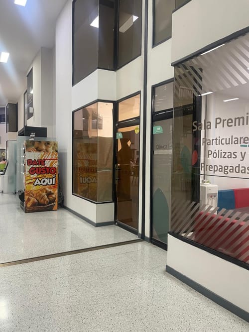 Oficina en venta en El Poblado, Medellín, 48 m² · foto 2 de 13