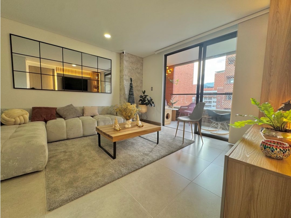 Apartamento en arriendo en Laureles, Medellín · foto 3 de 19
