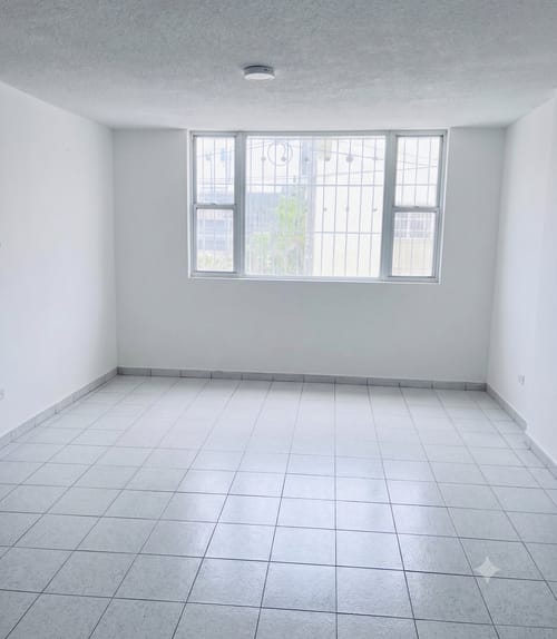 Casa de 7 alcobas en venta en Spring, Bogotá, 400 m² · foto 2 de 20