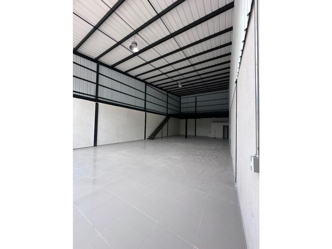 Local en arriendo en Arroyohondo, Yumbo, 215 m² · foto 4 de 5