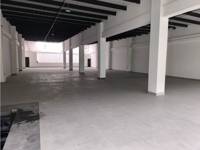 Local en arriendo en Cañaveralejo, Cali, 500 m² · foto 3 de 7