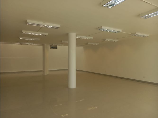 Local en arriendo en El Bosque, Cali, 450 m² · foto 6 de 24