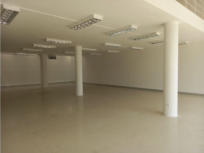 Local en arriendo en El Bosque, Cali, 450 m² · foto 7 de 24