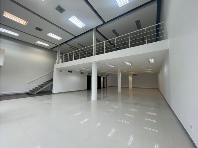 Local en arriendo en El Bosque, Cali, 450 m² · foto 18 de 24