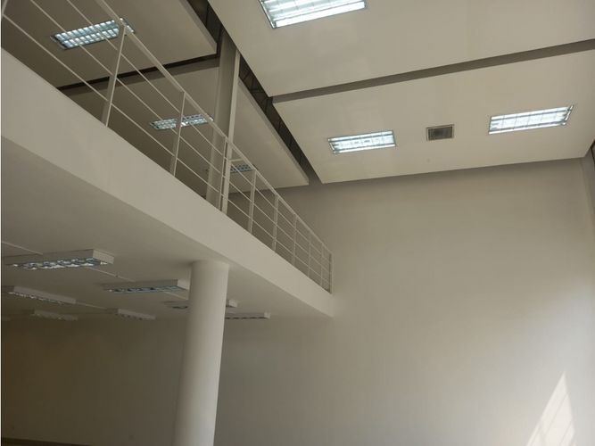 Local en arriendo en El Bosque, Cali, 450 m² · foto 21 de 24