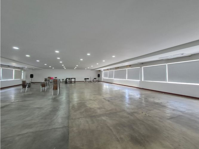 Local en arriendo en Arroyohondo, Yumbo, 396 m² · foto 2 de 12