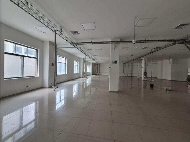 Local en arriendo en Normandia, Cali, 473 m² · foto 2 de 24
