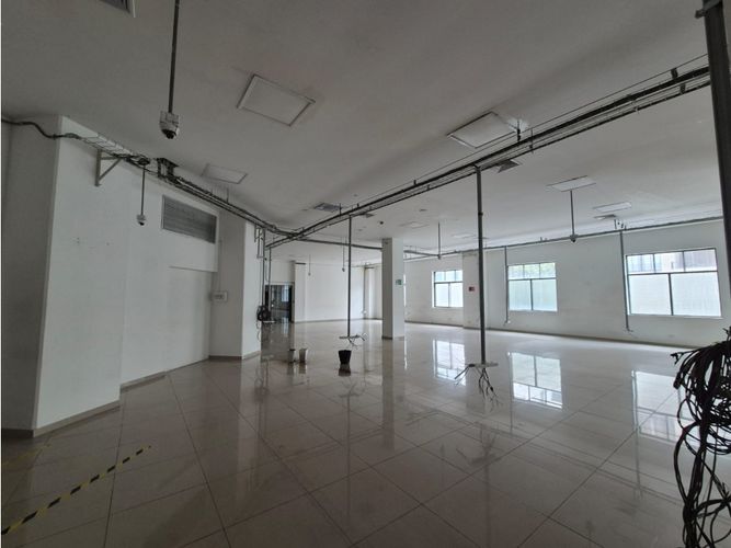 Local en arriendo en Normandia, Cali, 473 m² · foto 3 de 24
