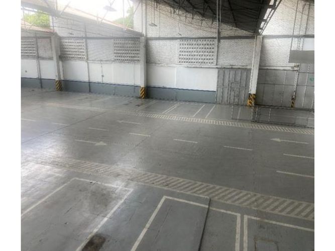 Local en arriendo en Las Delicias, Cali, 2353 m² · foto 8 de 20