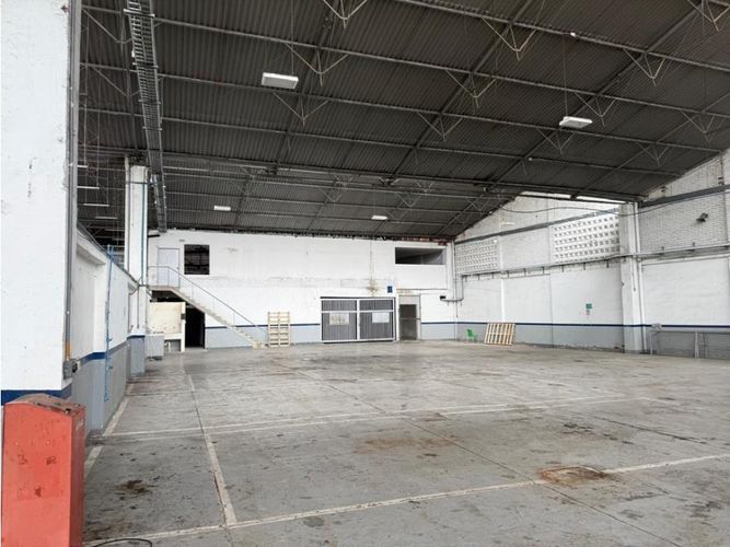 Local en arriendo en Las Delicias, Cali, 2353 m² · foto 11 de 20