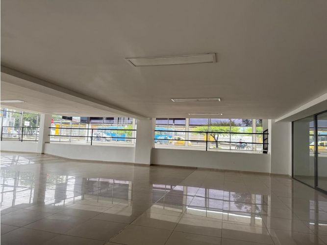 Local en arriendo en Las Delicias, Cali, 2353 m² · foto 12 de 20