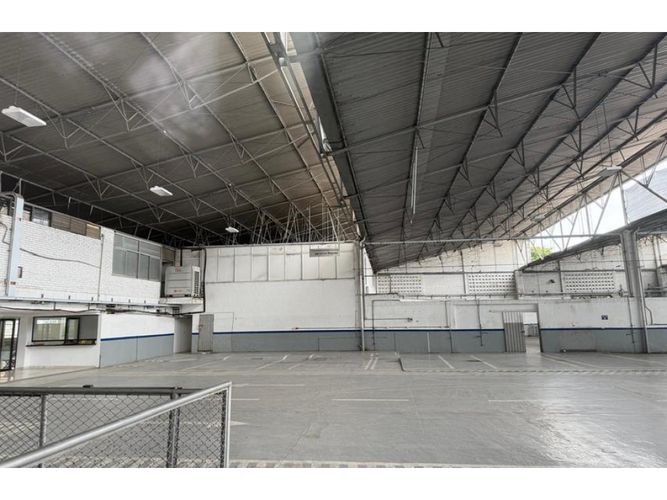 Local en arriendo en Las Delicias, Cali, 2353 m² · foto 13 de 20