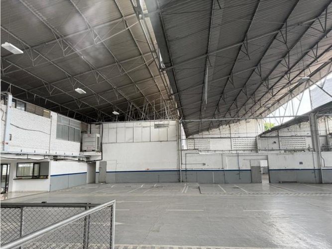 Local en arriendo en Las Delicias, Cali, 2353 m² · foto 14 de 20