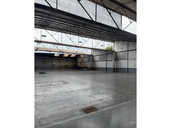 Local en arriendo en Las Delicias, Cali, 2353 m² · foto 15 de 20