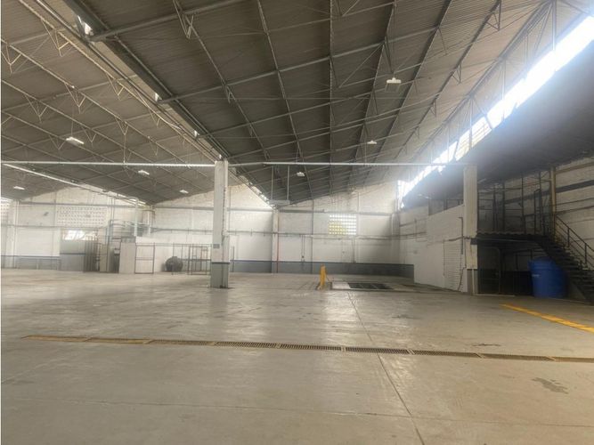 Local en arriendo en Las Delicias, Cali, 2353 m² · foto 19 de 20