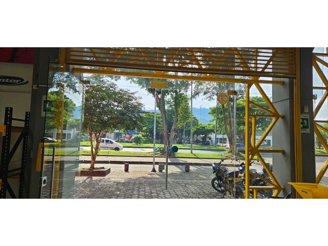 Local en venta en Prados Del Norte, Cali, 397 m² · foto 18 de 24