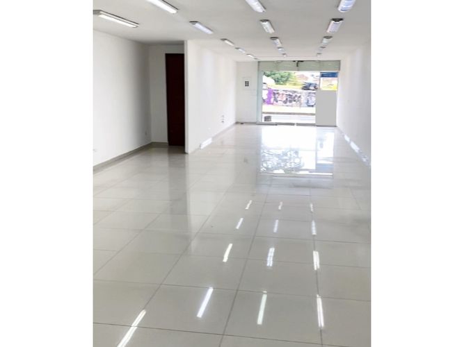 Local en venta en Los Libertadores, Cali, 106 m² · foto 3 de 7