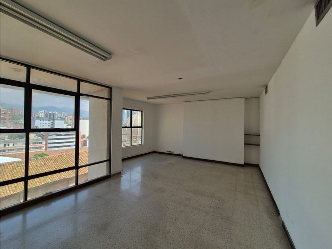 Oficina en arriendo en La Merced, Cali, 351 m² · foto 2 de 11