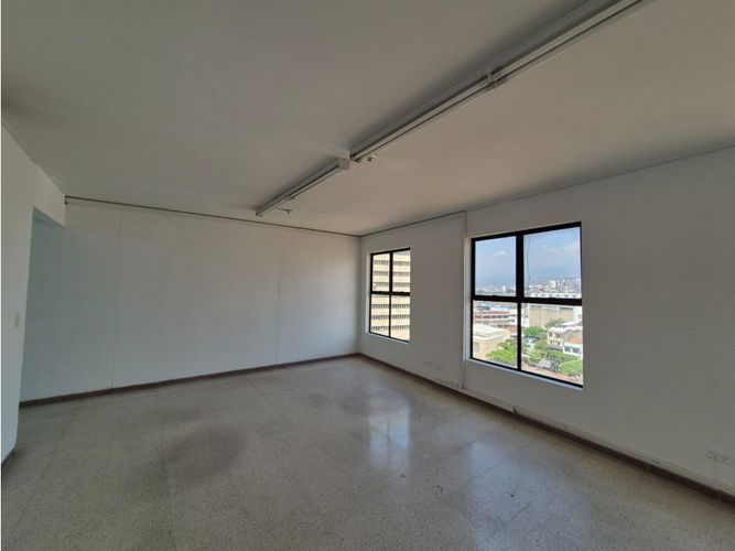 Oficina en arriendo en La Merced, Cali, 351 m² · foto 4 de 11