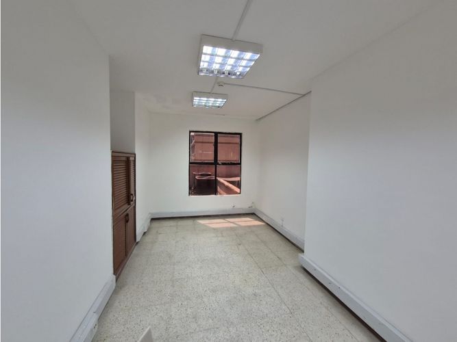Oficina en arriendo en La Merced, Cali, 351 m² · foto 6 de 11