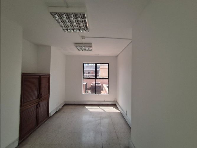Oficina en arriendo en La Merced, Cali, 351 m² · foto 7 de 11