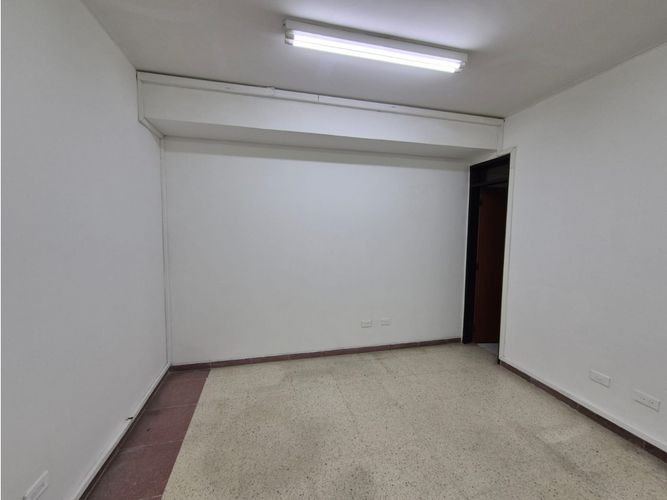Oficina en arriendo en La Merced, Cali, 351 m² · foto 11 de 11