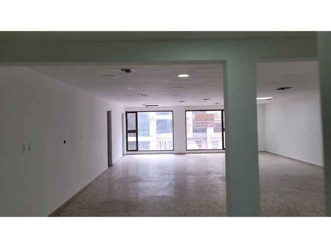 Local en arriendo en San Vicente, Cali, 347 m² · foto 2 de 10
