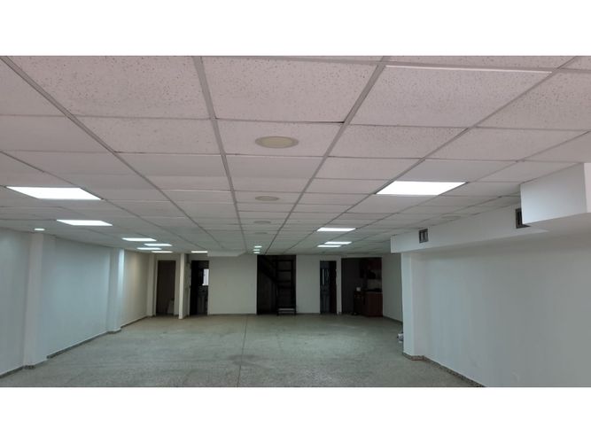 Local en arriendo en San Vicente, Cali, 347 m² · foto 9 de 10