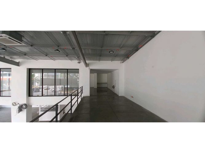 Local en arriendo en Santa Monica, Cali, 440 m² · foto 6 de 17