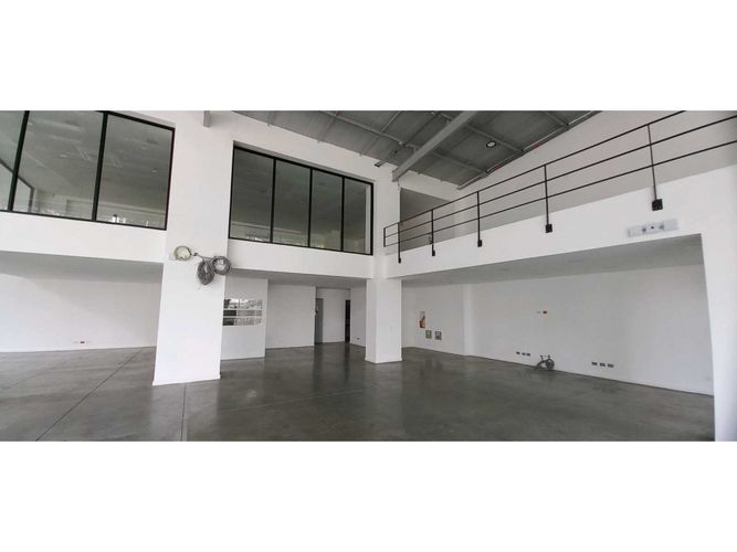 Local en arriendo en Santa Monica, Cali, 440 m² · foto 15 de 17